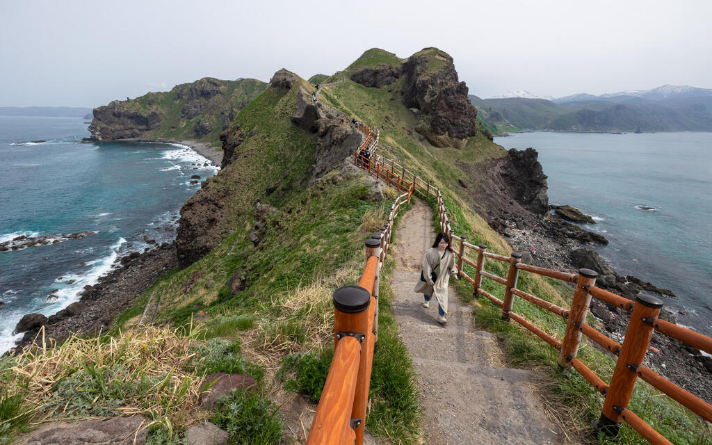 Cape Kamui. The beautiful trail through the picturesque landscape (Photo: Rafi Koren) Cape Kamui