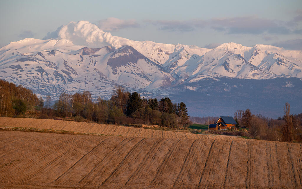 Mount Tokachi volcano (Photo: Rafi Koren) הר הגעש טוקאצ'י