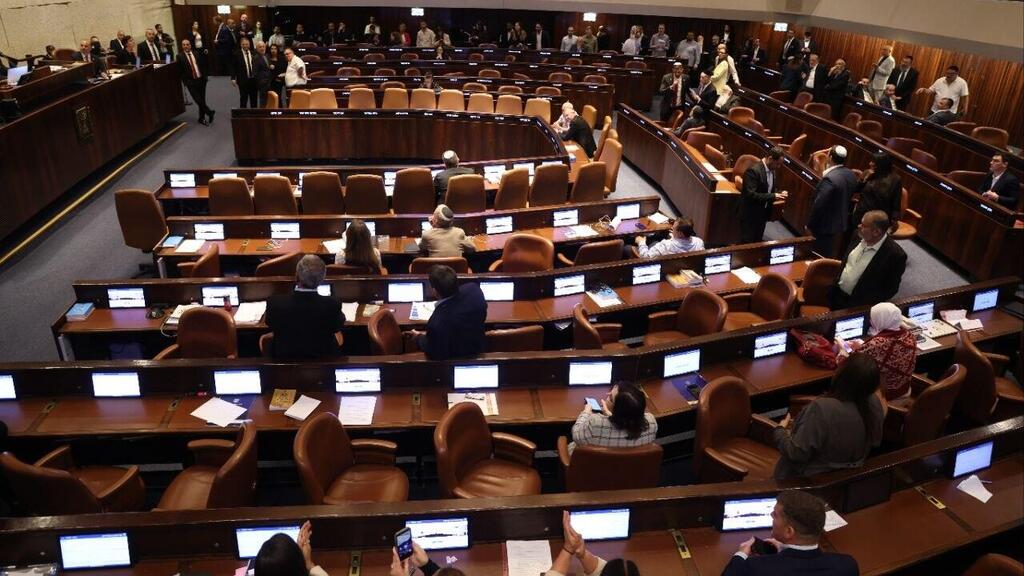 Vote in the Knesset plenum (Photo: Alex Kolomoisky) אישור הצעת החוק לפיזור הכנסת