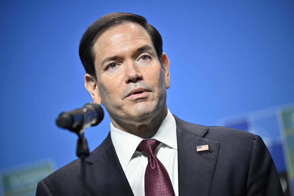 US Secretary of State Marco Rubio (Photo: Johan NILSSON / TT NEWS AGENCY / AFP) מרקו רוביו נואם בפגישת שרי החוץ של נאט"ו בהלסינגבורג