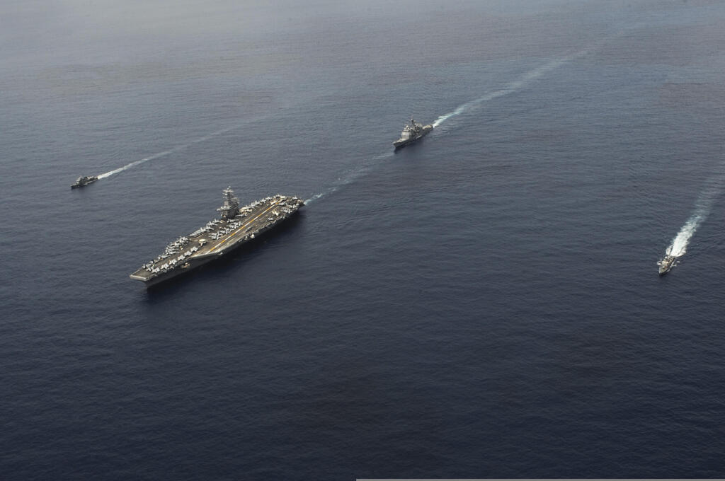 נושאת המטוסים של ארה"ב  USS Nimitz ארכיון 2013
