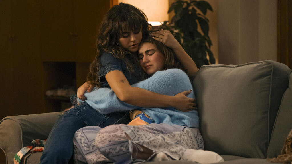 From 'Off Campus' (Photo: Liane Hentscher, courtesy of Amazon Prime) מתוך "מחוץ לקמפוס"
