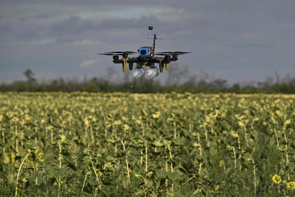 The new headache for air defense systems: An FPV drone (Photo: Genya SAVILOV / AFP) אוקראינה רחפן מעקב מודיעין מדגם FPV אוגוסט 2025
