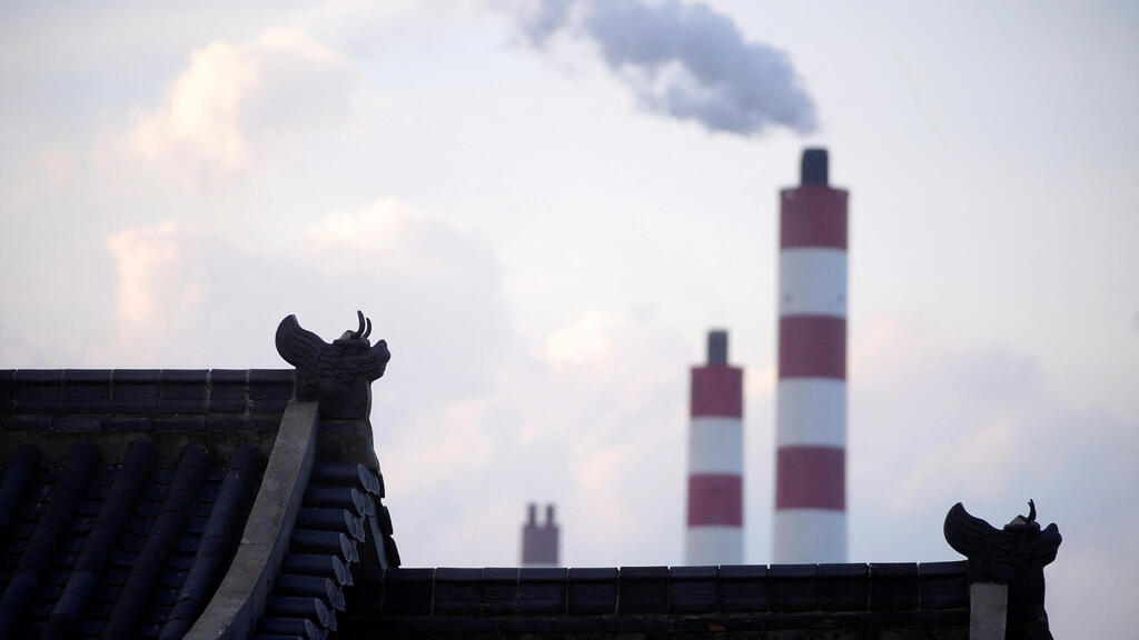 Coal-fired power plant in China (Photo: Aly Song/Reuters) תחנת כוח פחמית בסין