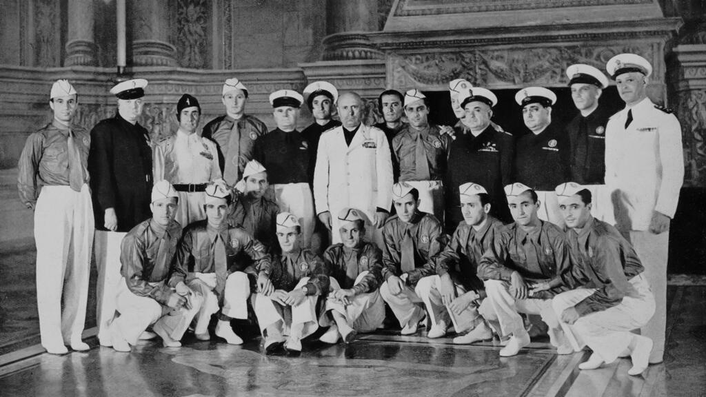 The Italy national team at the 1938 World Cup (Photo: DE AGOSTINI PICTURE LIBRARY-DeA/Biblioteca Ambrosiana) איטליה 1938