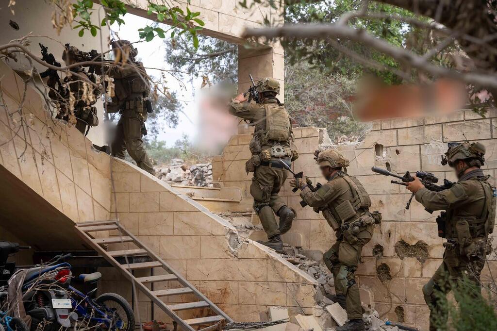 Dozens of terrorists and Iranian 'advisers' are trapped underground in the Ali Taher ridge. IDF activity in southern Lebanon (Photo: IDF) פעילות הכוחות בבופור