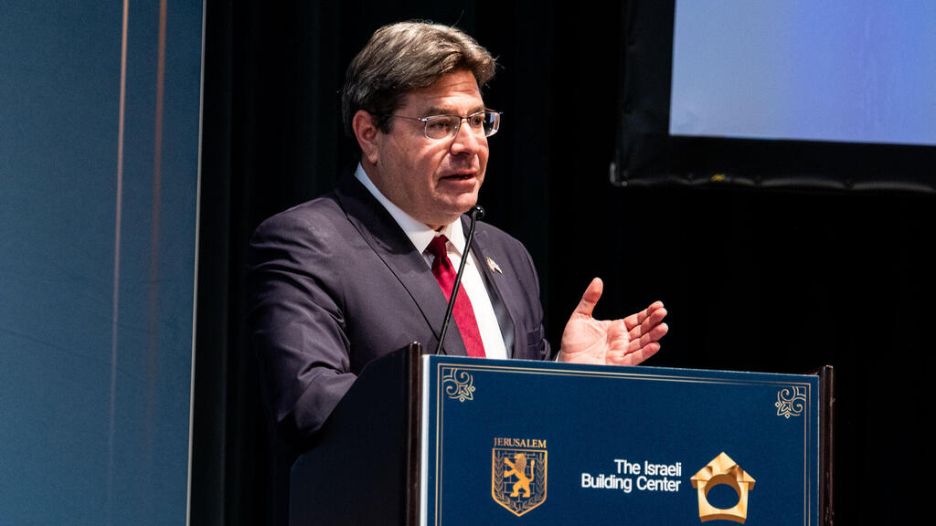 Israeli Consul General in New York Ofir Akunis at the 'Moving Up to Jerusalem' Real Estate and Investment Fair (Photo: Ohad Kab) Israeli Consul General in New York Ofir Akunis at the 'Moving Up to Jerusalem' Real Estate and Investment Fair