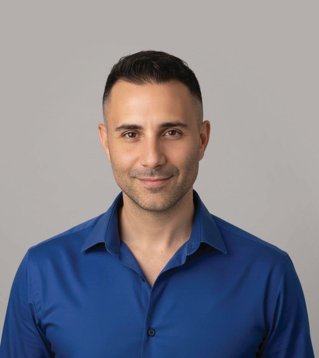 Dr. Ariel Cohen-Arkin is a certified sexologist and couples and family therapist (Photo: Noi Arkobi) ד"ר אריאל כהן־ארקין. "האתגר לא פשוט, ככל שמכירים אדם לעומק ומרגישים בטוחים איתו, כך עלול להיות קשה יותר לשמור גם על שובבות"
