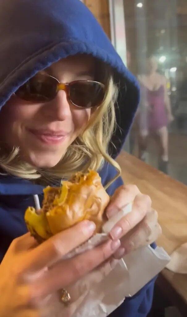 נום נום נום (צילום מסך אינסטגרם) סידני סוויני