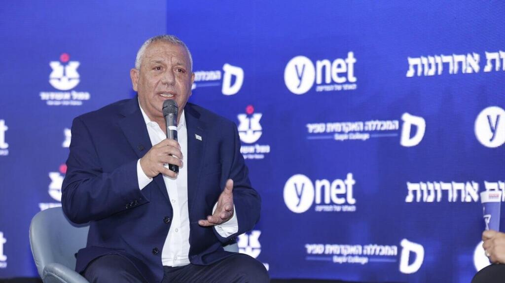 איזנקוט עונה לבנט: "אסור שמפלגות עם מעט מנדטים ידרשו את ראשות הממשלה"