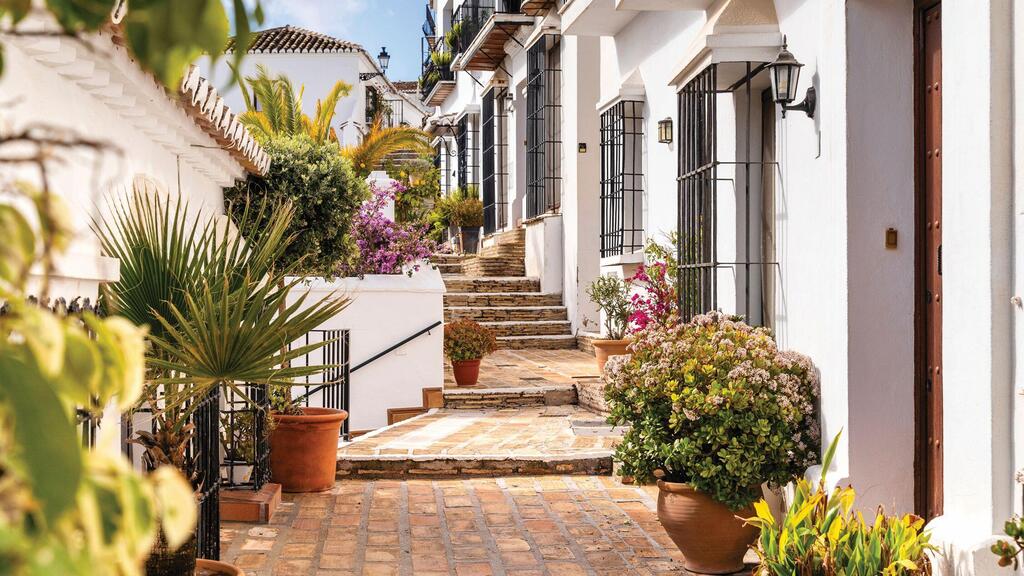 Mijas, μια όμορφη πόλη όχι μακριά από τη Málaga (Φωτογραφία: Shutterstock/ASAP Creative) ×ž×™×—× ×¡ (Mijas). העיירה היפה × ×™× ×” מרוחקת ×ž×ž×œ× ×'×”