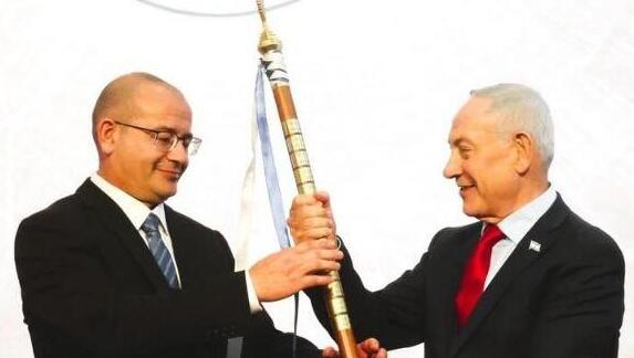 טלטלה במוסד: רומן גופמן הדיח את סגנו