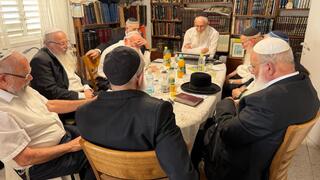 מפגש הרבנים בביתו של הר אריאל