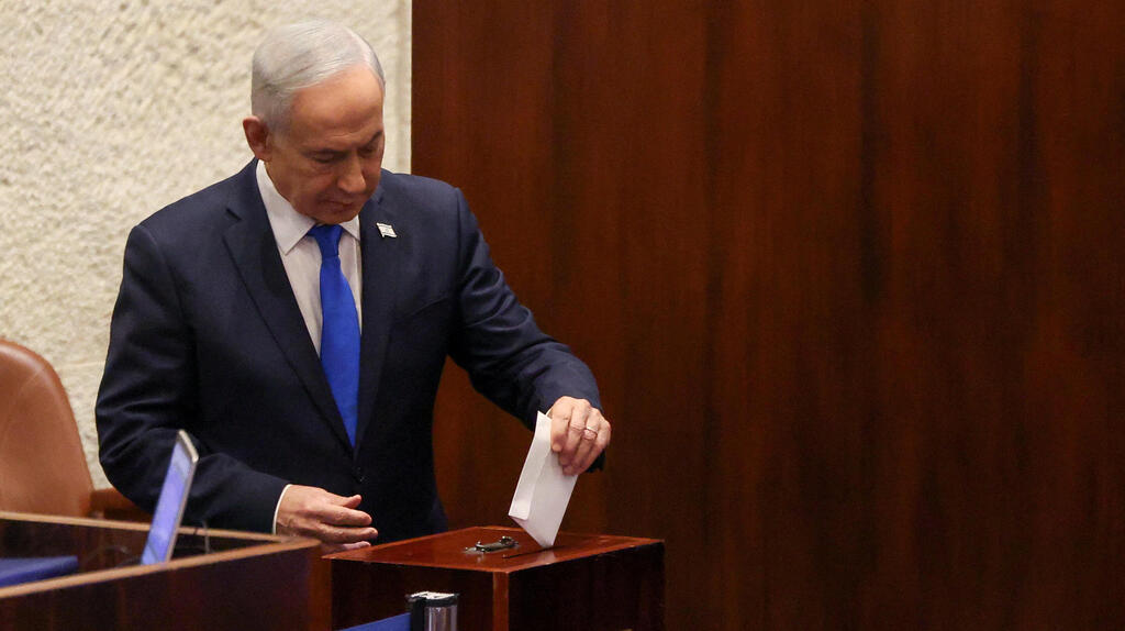 בליכוד דרשו תמונה עם פתק המועמד של נתניהו למבקר - וההצבעה בסיבוב השני החלה מחדש