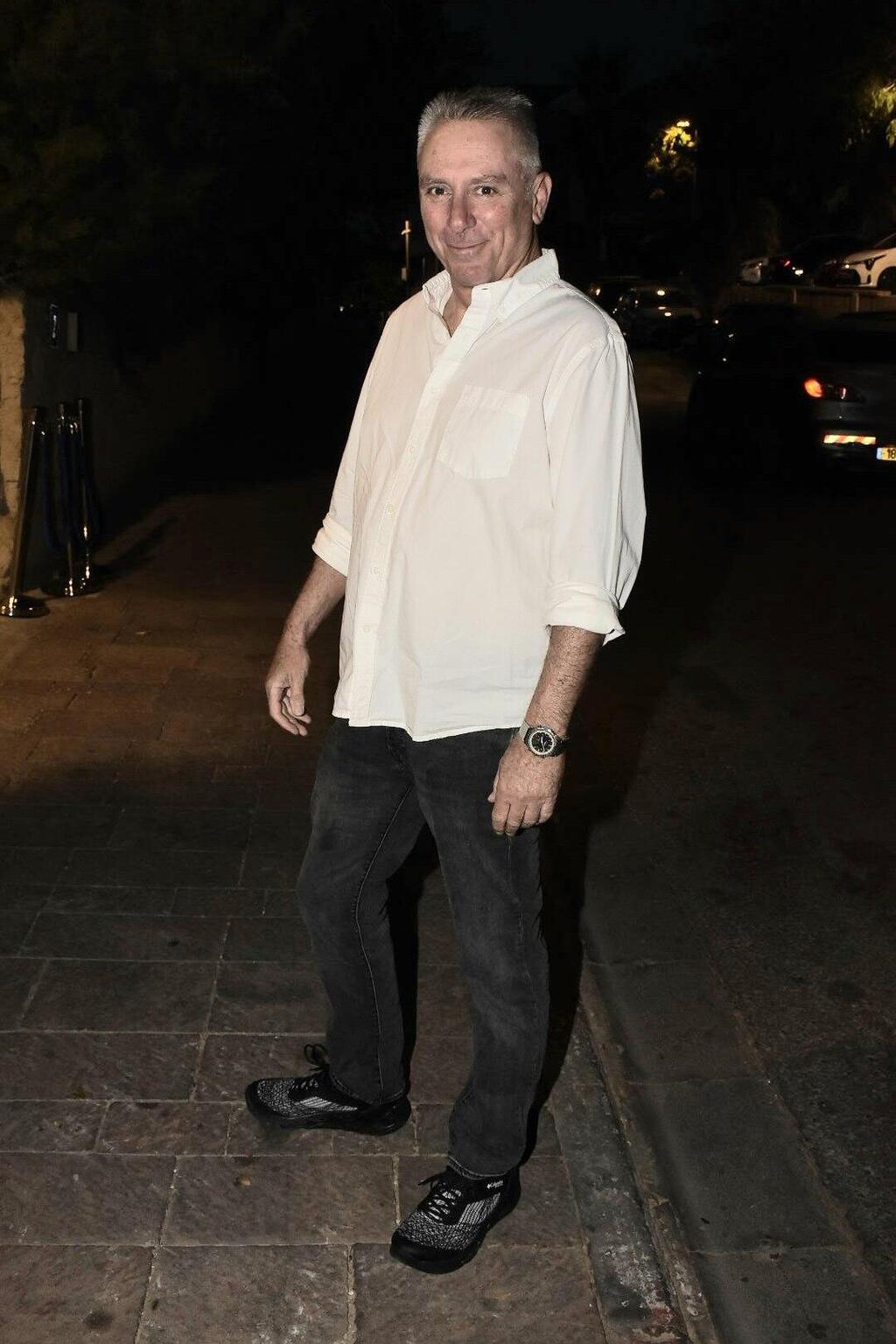 לקח פסק זמן מהחדשות לערב אחד. אלון בן דוד (צילום: אמיר מאירי) חתונה נריה קראוס