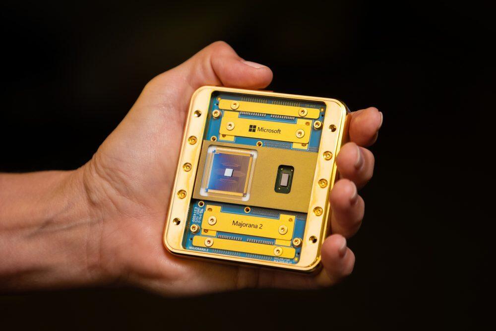 Microsoft’s new Majorana 2 quantum computing processor (Photo: Microsoft) המעבד החדש למחשבים קוואנטיים, מאג'ורנה 2