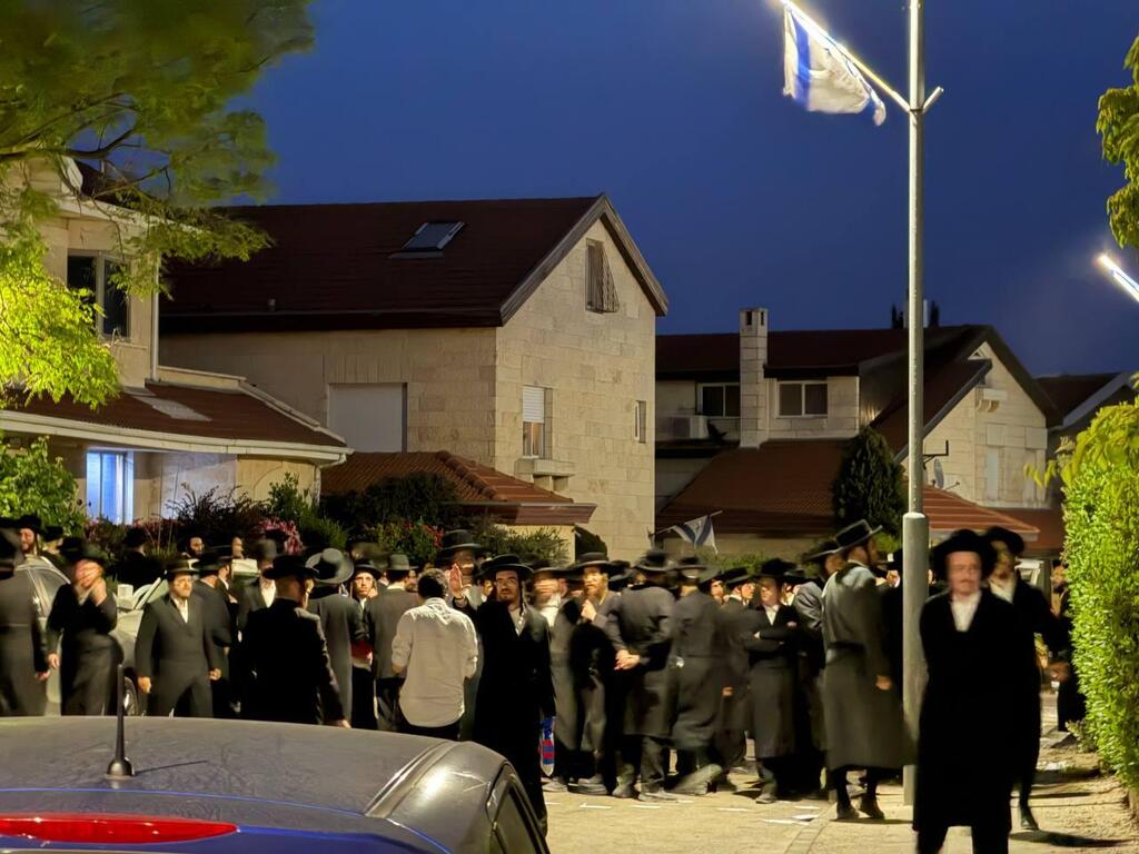 במחאה על חוק הגיוס: מפגינים חרדים הגיעו לביתו של שופט העליון סולברג