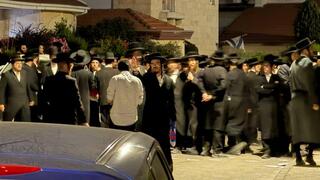 במחאה על חוק הגיוס: מפגינים חרדים הגיעו לביתו של שופט העליון סולברג