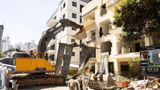 הריסת בניין ישן במסגרת תמ"א 38 ברחוב סוטין בתל אביב