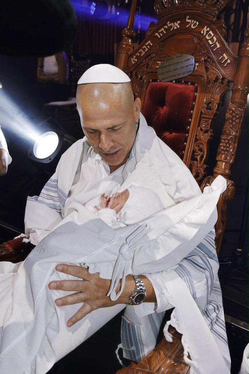 מסיבת ברית הנכד של אבי נמני