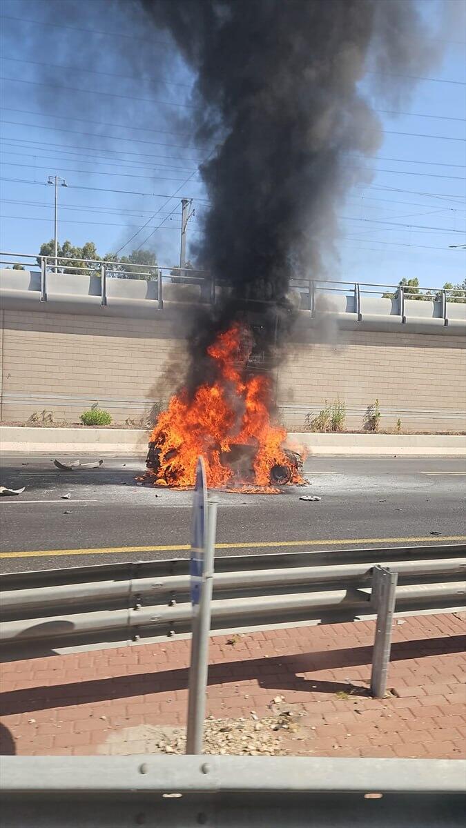 רכב התפוצץ בנתיבי איילון