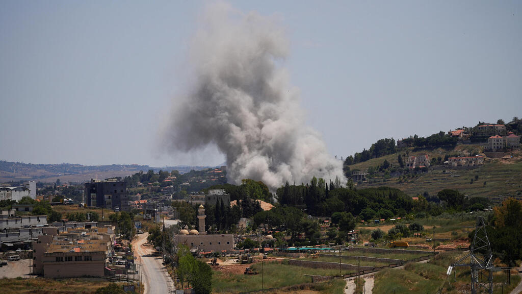 Strikes in Southern Lebanon (Photo: REUTERS/Stringer) תקיפות בדרום לבנון