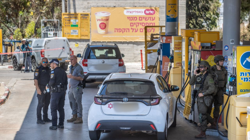 הזירה בתחנת דלק בכוכב יאיר