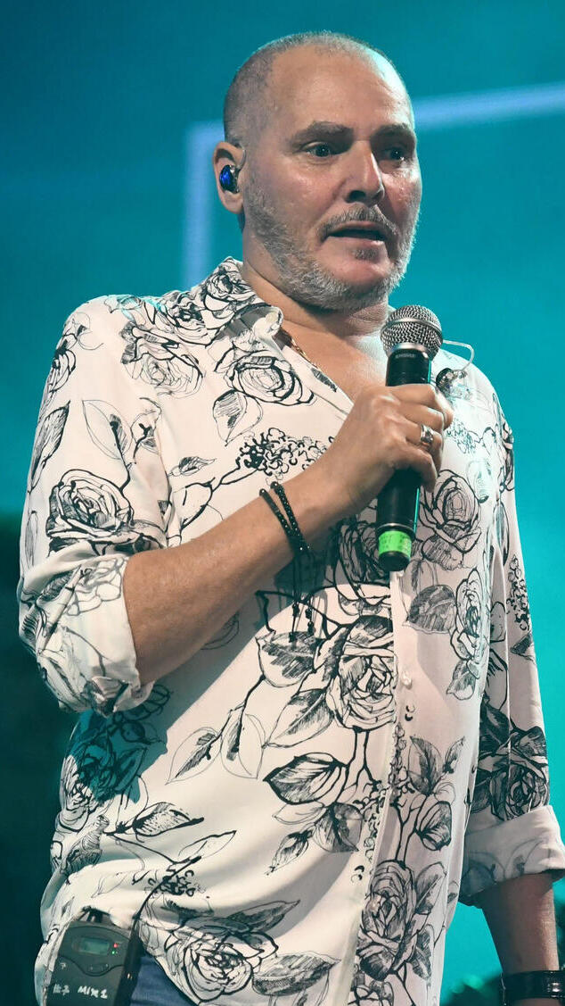 ישי לוי ז"ל בהופעה