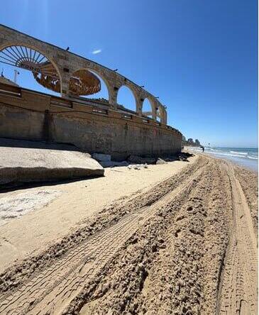 Blue Beach Bay, Netanya’s northernmost bathing beach (Photo: Adam Teva V’Din ) חוף בלו ביי, נתניה - בנייה לא חוקית שמובילה להיעלמות החוף