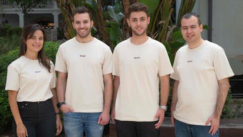 מימין לשמאל: אריאל ליטמנוביץ' – CTO ומייסד-שותף, רון ארבל – CEO ומייסד-שותף, יאיר לדיז'נסקי – VP R&D ומייסד-שותף, שירה צלטנר - VP Growth & Buisness Operations