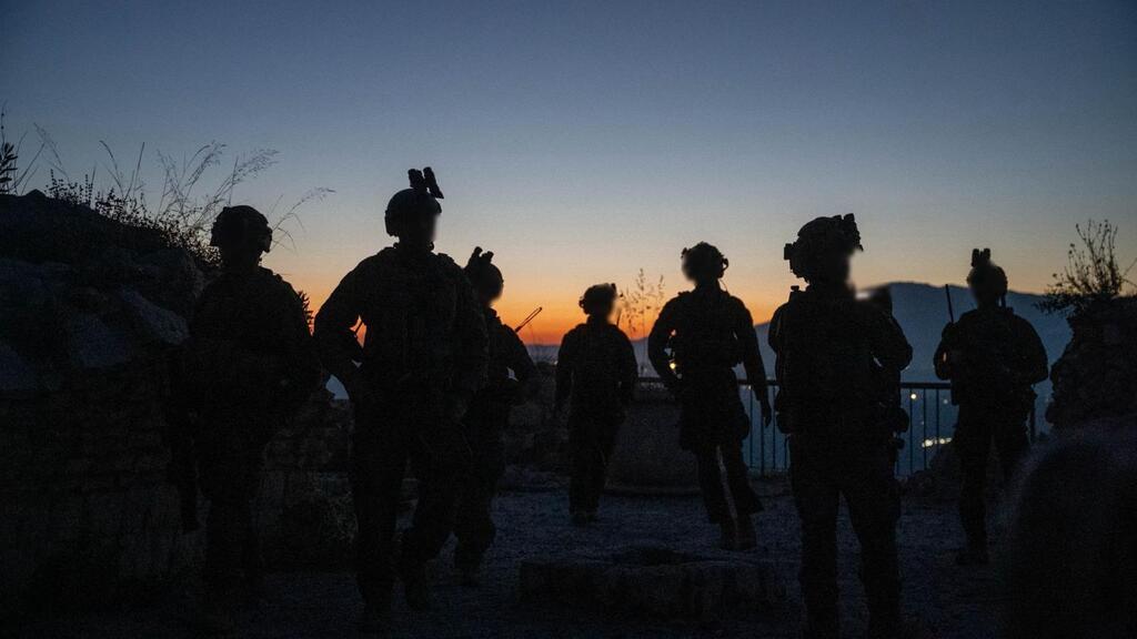 IDF troops discover underground tunnel in southern Lebanon (Photo: IDF Spokesperson's Unit) אחד התוואים התת-קרקעיים ואמצעי הלחימה שאותרו בu