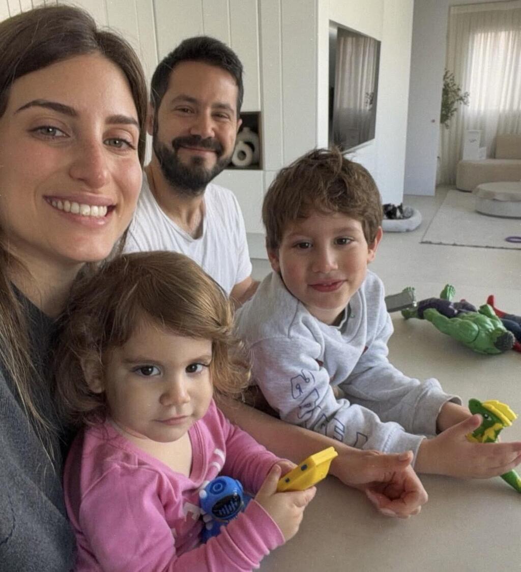 מימים טובים יותר. דנה זרמון והמשפחה (צילום: מתוך האינסטגרם) דנה זרמון והמשפחה