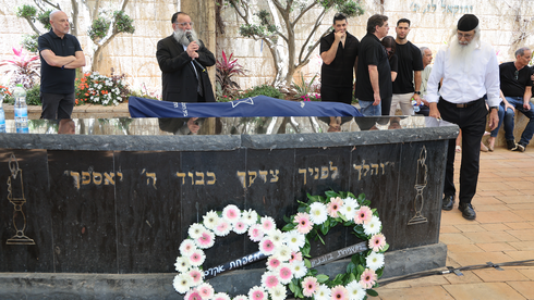 לוויתה של אסתר שמיר