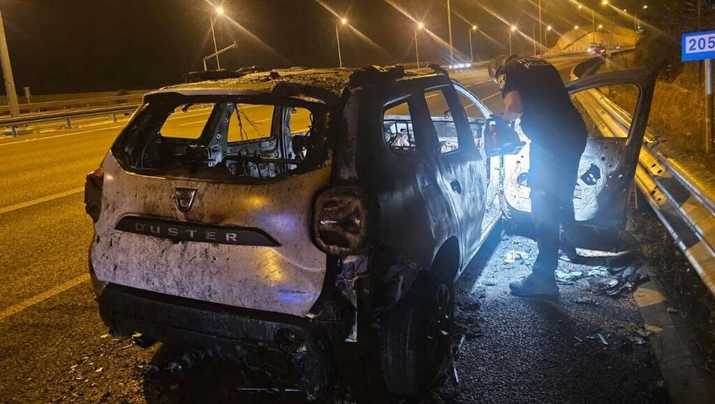 חשד לפגע וברח ליד יקנעם: הנהג שהתנגש באופנוען ונמלט הצית את רכבו - ונעצר