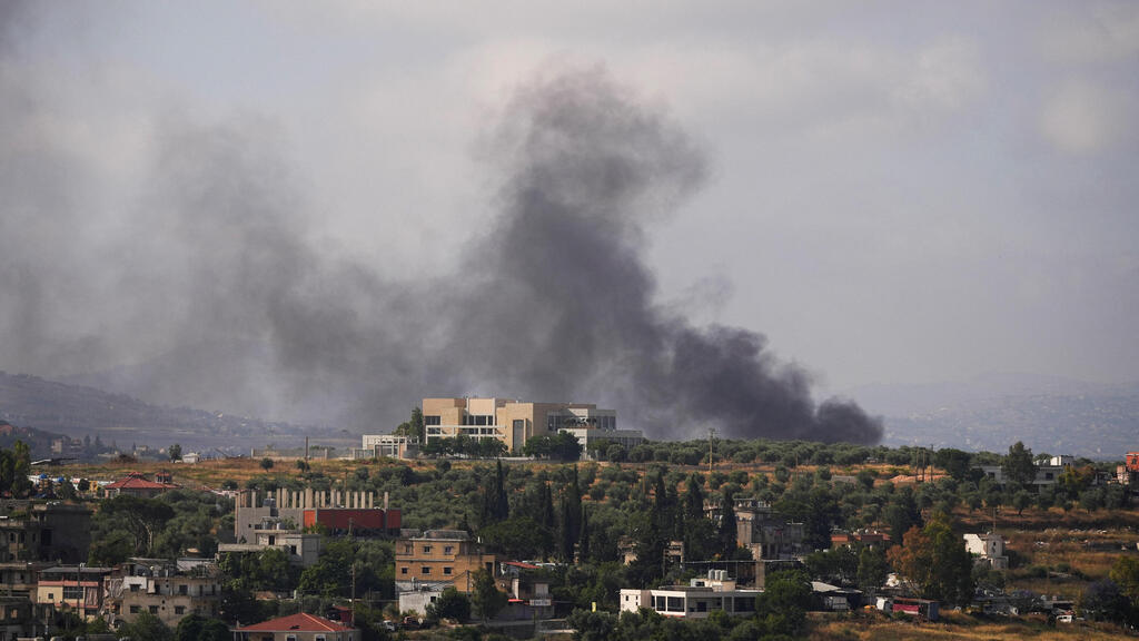 Activity in the Nabatieh area (Photo: REUTERS/Stringer) אזור נבטיה דרום לבנון עשן תקיפות צה"ל