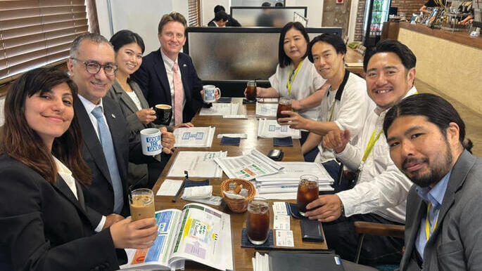 The Israeli and the Japanese delegation (Photo: Courtesy of Shekulo Tov) המשלחת הישראלית והיפנית