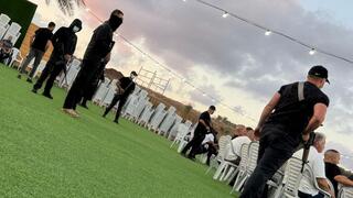 רעולי פנים חמושים נכנסו לחתונה כדי "לאבטח" אורח