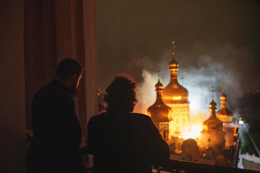 photo: AP Photo/Evgeniy Maloletka לאוורת קייב-פצ'רסק המוכר גם כ " מנזר המערות " מתחם של כנסיות ומנזרים ב קייב אוקראינה שנפגע ב מתקפה של רוסיה