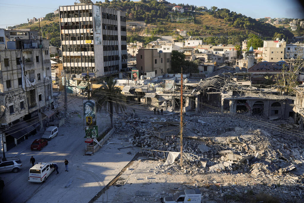 Destruction in Nabatieh (Photo: REUTERS/Stringer) נבטיה