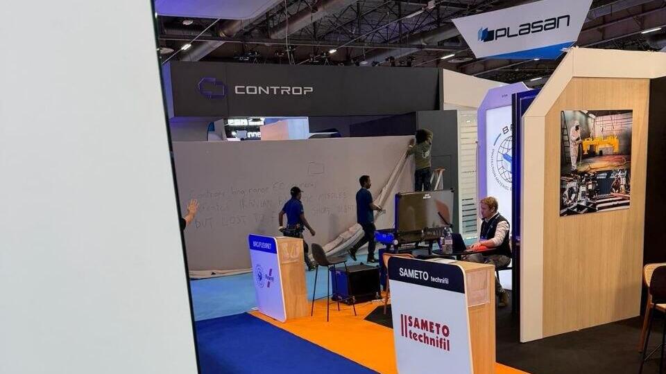 Controp’s closed booth הדוכנים של החברות הישראליות שנסגרו
