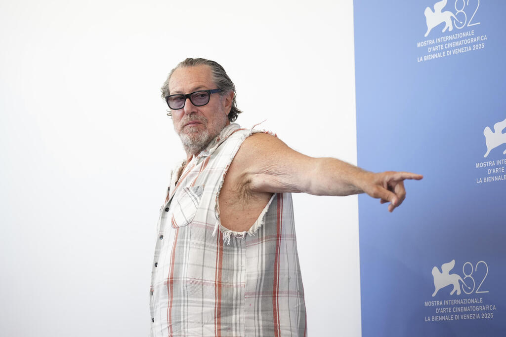 Photo: Alessandra Tarantino/Invision/AP ג'וליאן שנאבל