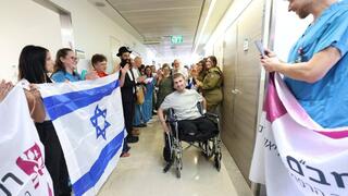 מתנאל קריגר, סגן מפקד פלוגה בגבעתי, משתחרר מבית החולים רמב"ם