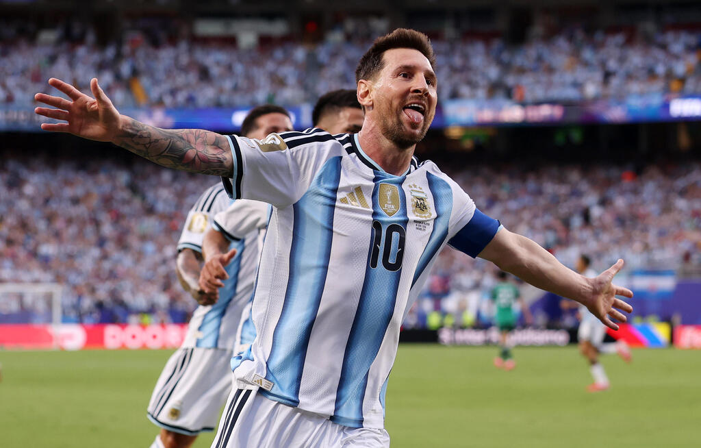 Lionel Messi at the World Cup (Photo: Charlotte Wilson/Getty Images) לאו מסי