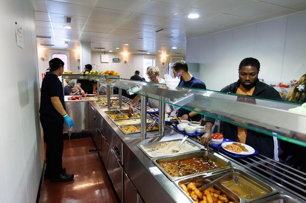 The dining room (Photo: Ziv Koren) אסדת הגז הטבעי כריש