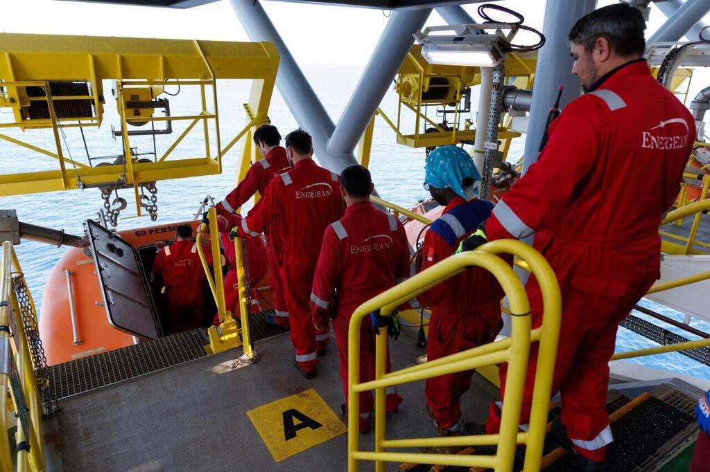 A relatively closed and isolated working environment (Photo: Ziv Koren) אסדת הגז הטבעי כריש