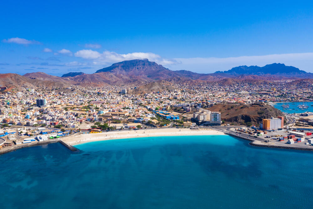 Aerial view of Laginha Beach in Mindelo, on São Vicente Island, Cape Verde (Photo: Samuel Borges Photography / shutterstock) מבט אווירי על חוף לגיניה בעיר מינדלו שבאי סאו ויסנטה, כף ורדה