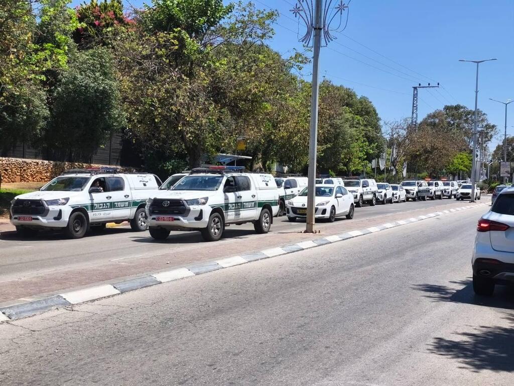 Police reinforcements deployed near the Beit Lid military base ahead of a mass ultra-Orthodox protest over the arrest of draft evaders היערכות המשטרה סמוך לבית ליד