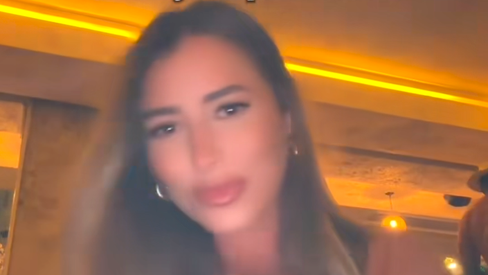 יאס נאובל רוקדת במרוקו לפני שנעצרה