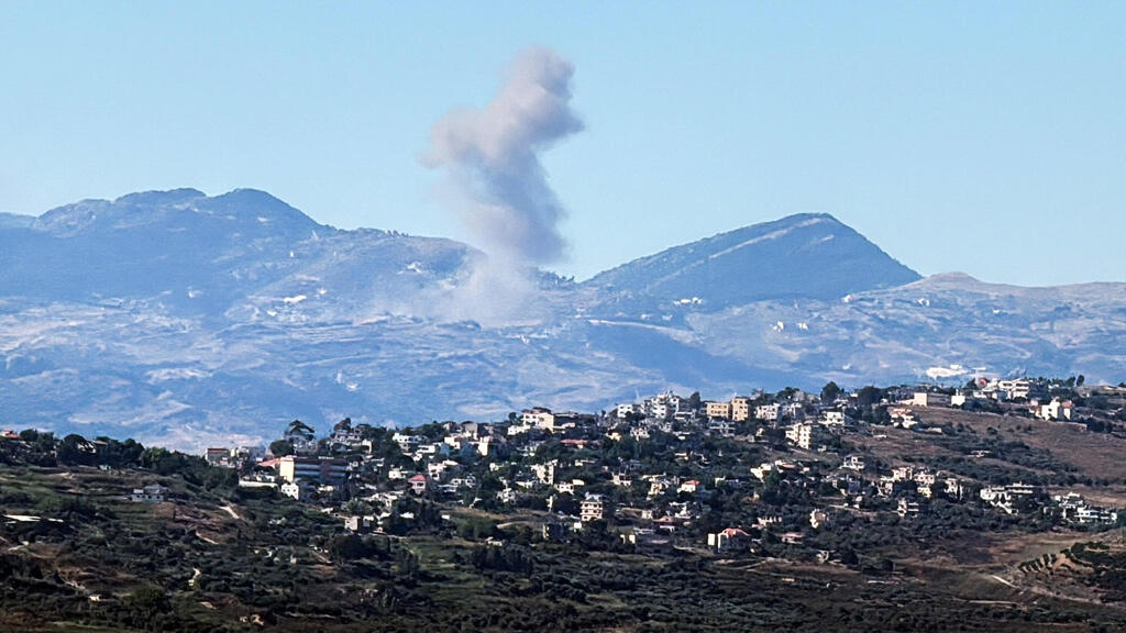 IDF strikes in southern Lebanon (Photo: REUTERS/Avi Ohayon) תקיפות צה"ל בדרום לבנון