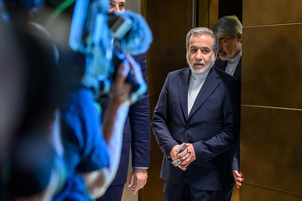 Abbas Araghchi in Switzerland (Photo: Fabrice Coffrini / POOL / AFP) פסגת שיחות איראן- ארה"ב בשווייץ